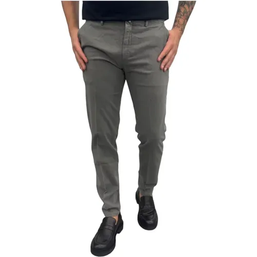 Trousers > Chinos - - Siviglia - Modalova