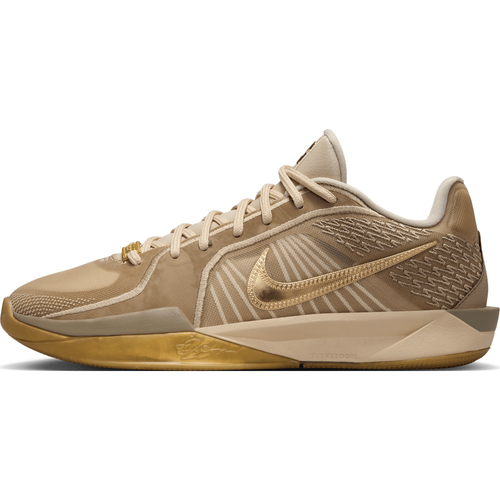 Chaussure de basket Sabrina 2 « Stronger Than Gold » - Nike - Modalova