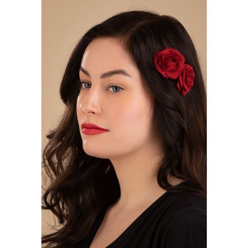 Pin-Up Pair Of Red Rose Hairclips - zazoo - Modalova