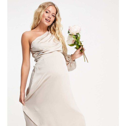 Robe longue asymétrique en satin à manches longues de demoiselle d'honneur - Vison - TFNC Maternity - Modalova