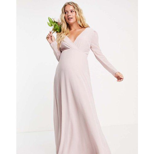 Robe longue croisée pour demoiselle d'honneur avec dos fantaisie - Vison - TFNC Maternity - Modalova