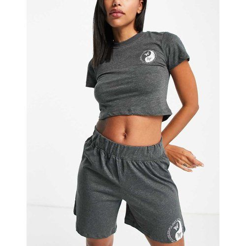 Ensemble de pyjama avec short motif papillon et yin yang - Anthracite délavé - Topshop - Modalova