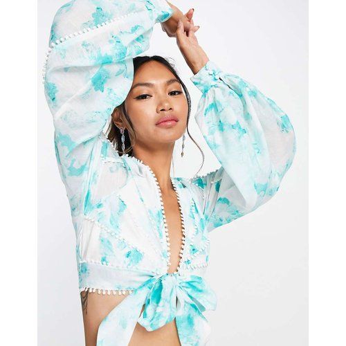 Crop top d'ensemble dos-nu à fleurs noué sur l'avant avec manches bouffantes et finitions en dentelle - ASOS DESIGN - Modalova