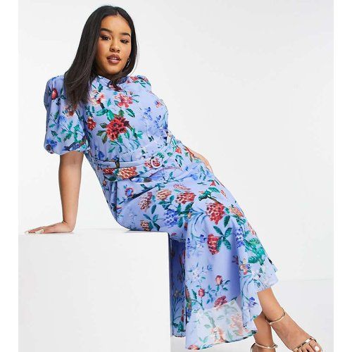 Robe mi-longue asymétrique ceinturée à manches bouffantes et imprimé coquelicots - vif - Hope & Ivy Plus - Modalova
