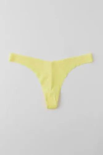 Out From Under - Mini string en Jaune taille: Small - Urban Outfitters - Modalova