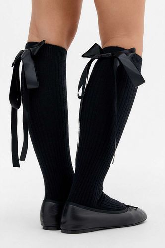 Chaussettes hautes en satin avec naud en taille: TAILLE UNIQUE - Out From Under - Modalova