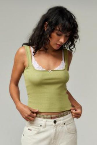 UO Truly Double Layer Cami par en Vert taille: XS - Urban Outfitters - Modalova