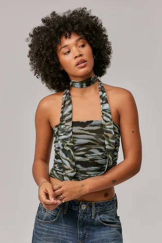 UO Addison Ruched Bandeau Top par en taille: Large - Urban Outfitters - Modalova
