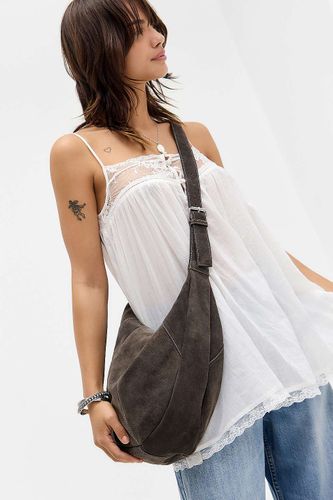 Sac à bandoulière en suède UO Casie par en taille: TAILLE UNIQUE - Urban Outfitters - Modalova