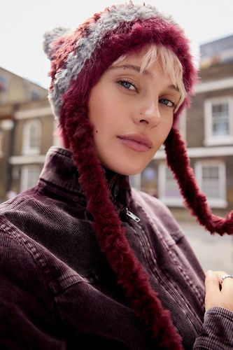 Bonnet UO à rayures Teddy par en taille: TAILLE UNIQUE - Urban Outfitters - Modalova