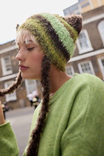 Bonnet UO à rayures Teddy par en taille: TAILLE UNIQUE - Urban Outfitters - Modalova