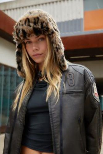 UO Lilah Fur Trapper Hat par en taille: TAILLE UNIQUE - Urban Outfitters - Modalova