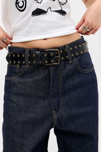 Ceinture cloutée en simili cuir UO par en taille: Small/Medium - Urban Outfitters - Modalova