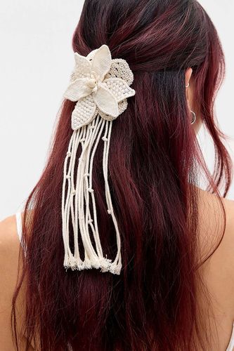 Barrette fleur tricotée UO par en taille: TAILLE UNIQUE - Urban Outfitters - Modalova