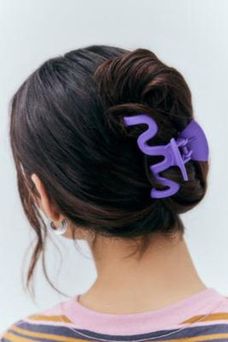 Pince à cheveux ondulée mat par en Violet - Urban Outfitters - Modalova