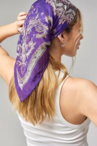 UO Paisley Silk Neck Scarf par en Purple - Urban Outfitters - Modalova
