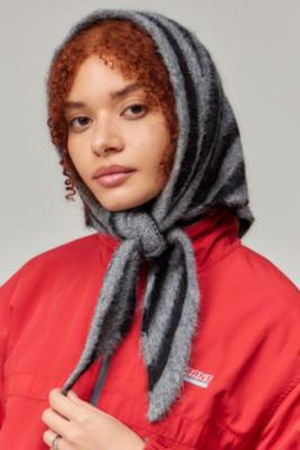 Foulard Triangle Cou UO par en taille: TAILLE UNIQUE - Urban Outfitters - Modalova