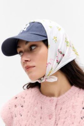 Foulard en coton à imprimé floral UO par en taille: TAILLE UNIQUE - Urban Outfitters - Modalova