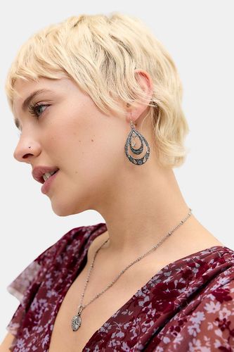 Boucles d'oreilles pendantes perlées boho en taille: TAILLE UNIQUE - Silence + Noise - Modalova