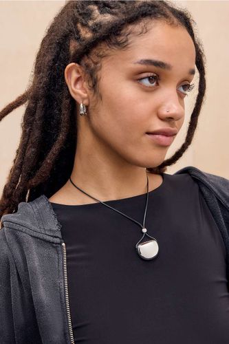 Collier fin en cordon fondu en taille: TAILLE UNIQUE - Silence + Noise - Modalova