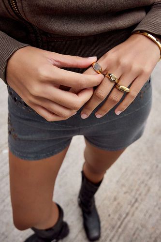 Lot de 3 bagues chevalières caur UO en acier inoxydable par en taille: Medium/Large - Urban Outfitters - Modalova