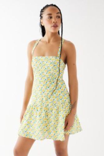 Kiss The Sky Bedford Ave Floral Mini Dress en White taille: XS - Urban Outfitters - Modalova