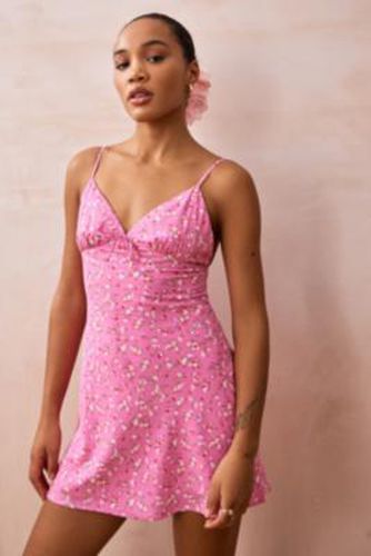 Robe courte à fleurs, une exclusivité UO en taille: XS - Kiss The Sky - Modalova