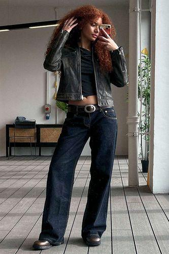 Jeans taille basse coupe droite en denim foncé en taille: 24 - Motel - Modalova