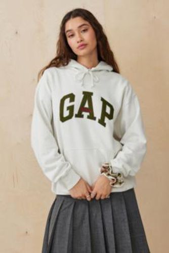 Sweat à capuche archive écru en taille: XS - GAP - Modalova