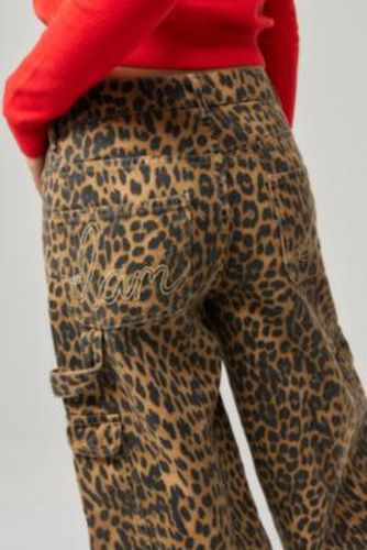 Jean cargo à imprimé léopard en taille: UK 6 - Damson Madder - Modalova