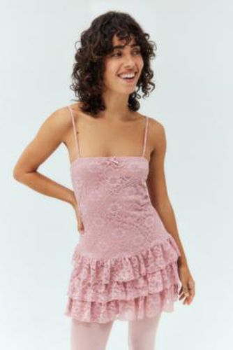 Robe courte en dentelle Mary, exclusivité UO en Rose taille: Small - NEW girl ORDER - Modalova