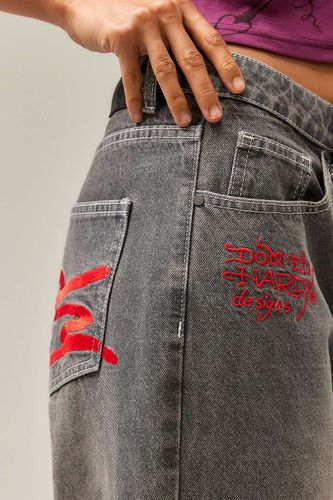 Jean surdimensionné gris exclusif UO brodé en taille: Medium - Ed Hardy - Modalova
