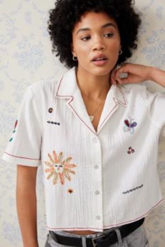 Chemise Courte Brodée Souvenir UO par en Ivoire taille: XS - Urban Outfitters - Modalova