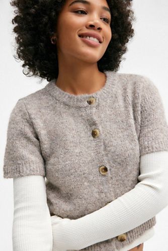 UO Lofty Short Sleeve Cardigan par en taille: XS - Kimchi Blue - Modalova