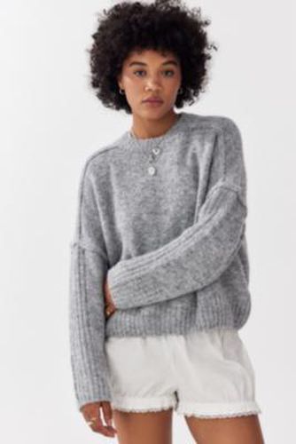 Pull en maille duveteuse UO Oslo par en taille: XS - Urban Outfitters - Modalova