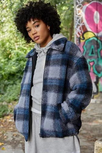 Polaire à carreaux en taille: XS - BDG - Modalova