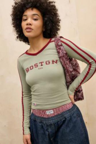 T-shirt à manches longues et col en V UO Boston par en taille: XS - Urban Outfitters - Modalova