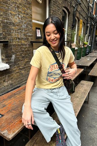 UO Anchovy Relaxed T-Shirt par en taille: XS/Small - Urban Outfitters - Modalova