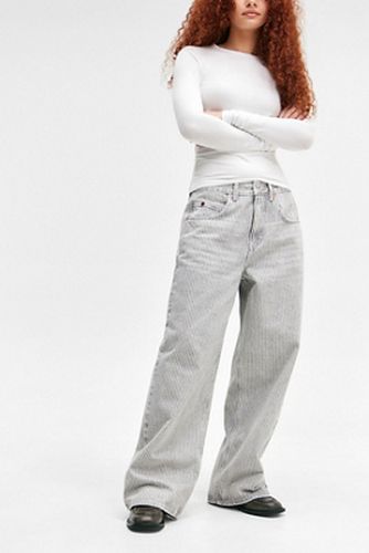 Grey Jaya Stripe Jeans en taille: 24 l 28 L - BDG - Modalova