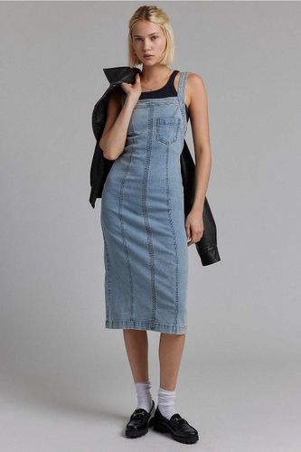 Finley Denim Midi Dress en taille: Small - BDG - Modalova