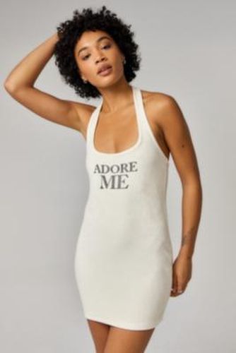 UO Adore Me Halter Mini Dress par en taille: TTP - Urban Outfitters - Modalova