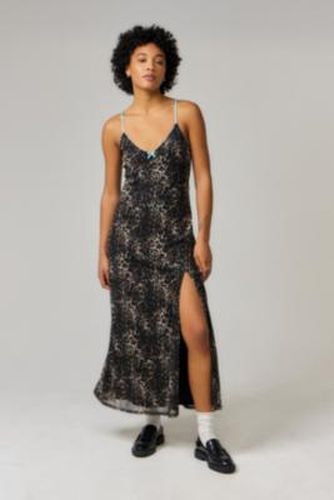 UO Leopard Print Slip Dress par en taille: TTP - Urban Outfitters - Modalova