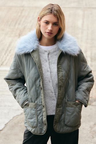 Manteau doublé avec col en fausse fourrure en taille: Small - Kimchi Blue - Modalova