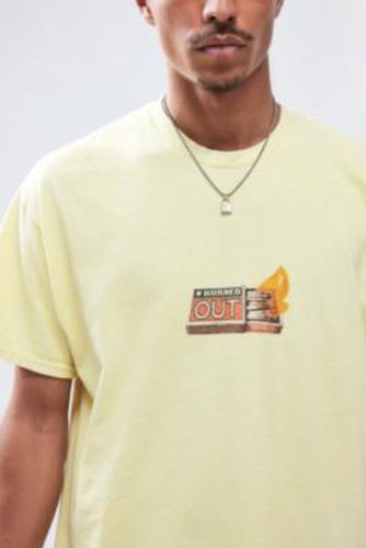 UO - T-shirt Burned Out jaune pâle par taille: 2XS - Urban Outfitters - Modalova