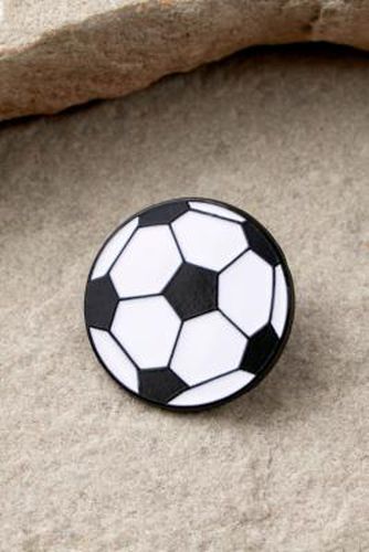 UO - Pin's ballon de football par en - Urban Outfitters - Modalova