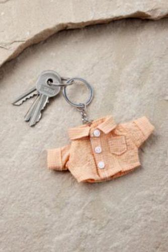 Porte-clés avec mini chemise orange par - Urban Outfitters - Modalova