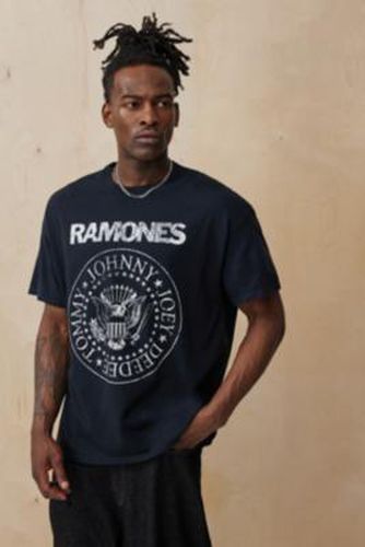 UO Le T-Shirt Ramones par en taille: TTP - Urban Outfitters - Modalova