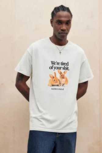 OU White Tired Bunny T-Shirt par en taille: TTP - Urban Outfitters - Modalova