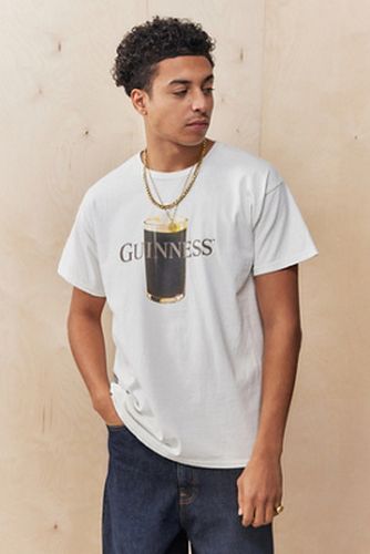 UO Exclusive White Guinness T-Shirt en taille: Small - Basic Pleasure Mode - Modalova