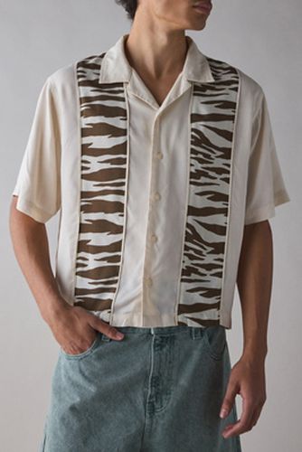 UO Panelled Animal Print Shirt par en taille: Small - Urban Outfitters - Modalova